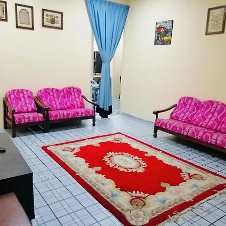 Homestay Bandar Pekan - Musleem Preferred Extérieur photo