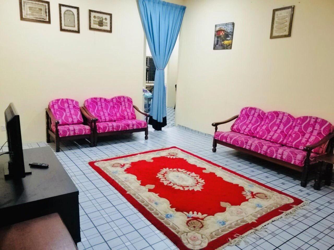 Homestay Bandar Pekan - Musleem Preferred Extérieur photo